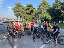 Gita FIAB “by night” ai piedi del Grappa: tra caldo, imprevisti e spirito di squadra