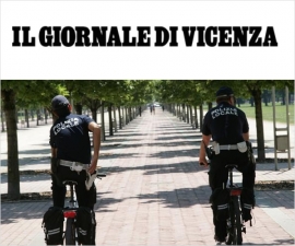 Poliziotti in sella alle bici. Il servizio verrà esteso